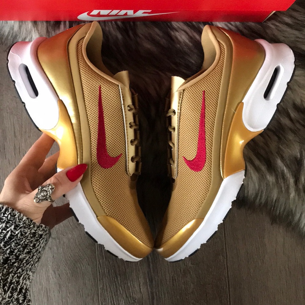 NWT 🔥Nike Air Max Jewell Metallic Gold - Picture 6 of 8